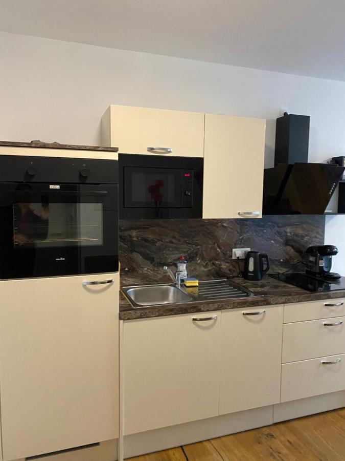 Modern Apartment With Balcony Near City Center Bécs Kültér fotó