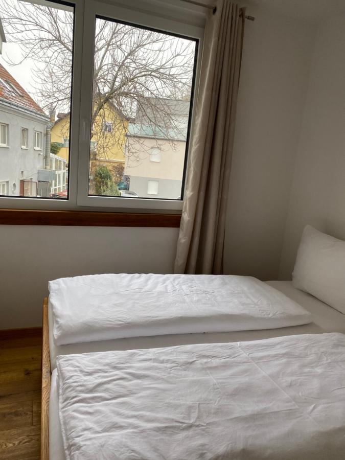 Modern Apartment With Balcony Near City Center Bécs Kültér fotó